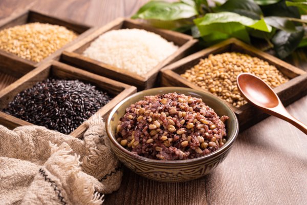 万通配资 蔬菜→蛋白质→主食，吃对次序，血糖才不会过山车