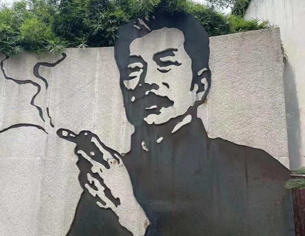 闪牛 那些年鲁迅抽过的烟：不仅抽得杂，每天抽烟量你没法想象